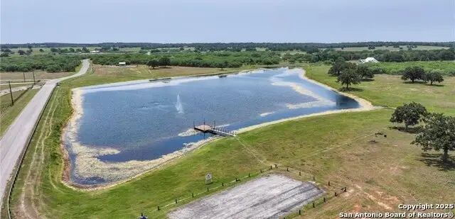 445 Powder, Luling, TX 78648 - Image #2