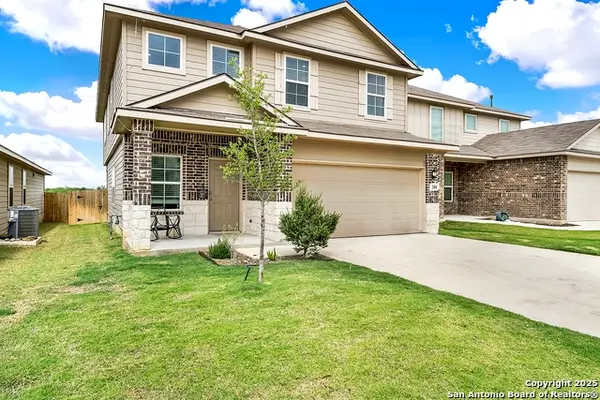 201 Legendary Trail, Floresville, TX 78114