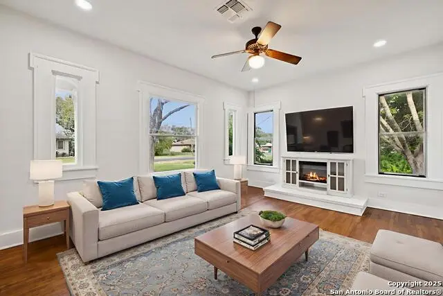 233 May Street, Castroville, TX 78009 - Image #2