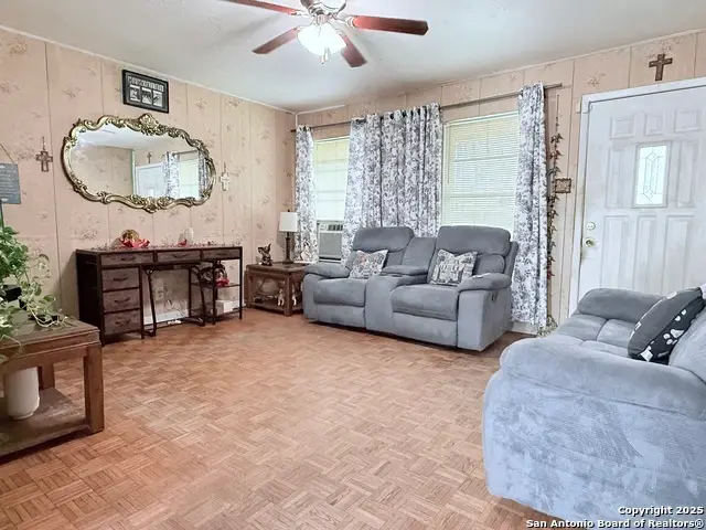 2407 Aiken, San Antonio, TX 78237 - Image #2