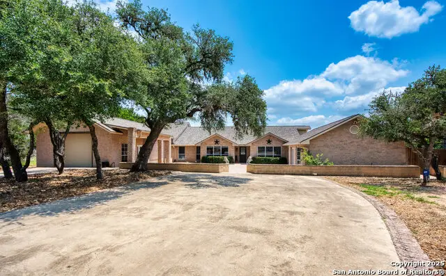 585 Oak Bend Drive, Bandera, TX 78003 - Image #1