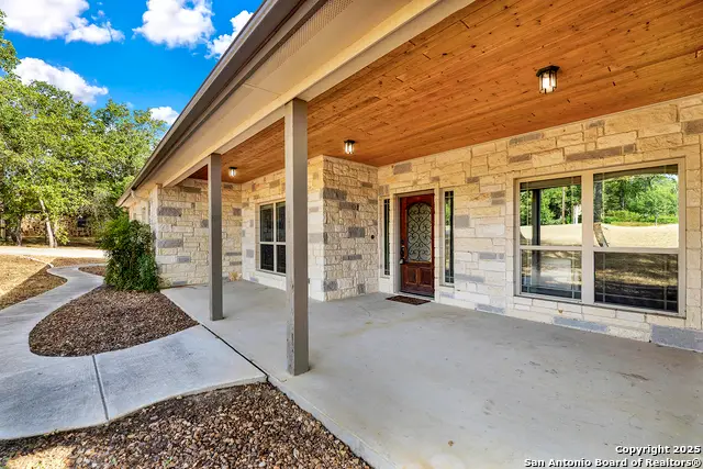 152 Legacy View, La Vernia, TX 78121 - Image #2