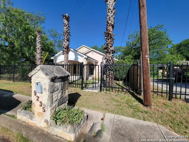 9235 Lasswell, San Antonio, TX 78211 - Image #3