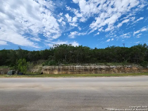 502 Winding Ravine, San Antonio, TX 78258