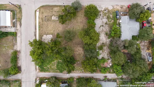 216 N Richter St, San Antonio, TX 78207 - Image #2