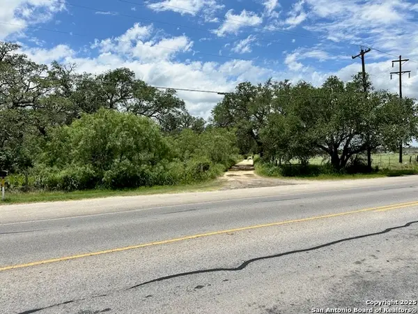 7527 N Highway 16, Poteet, TX 78065