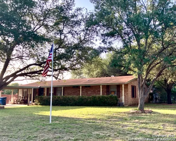 404 Alta, Pleasanton, TX 78064 - Image #3