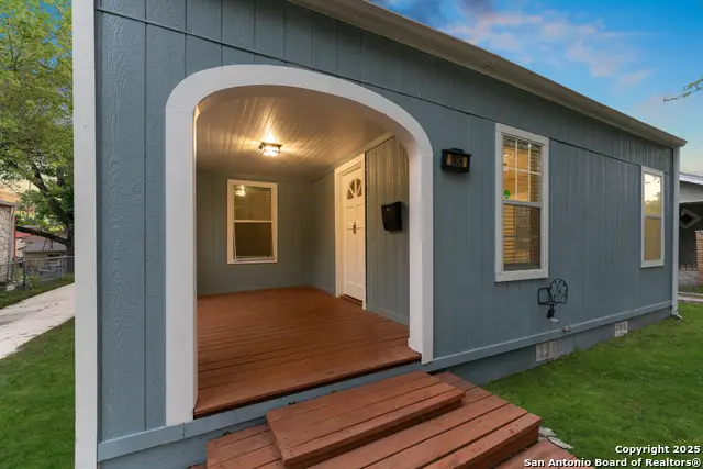 1806 W Mistletoe Ave, San Antonio, TX 78201 - Image #3