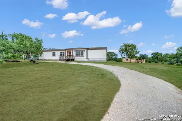 6 River Bluff Dr, Lytle, TX 78052