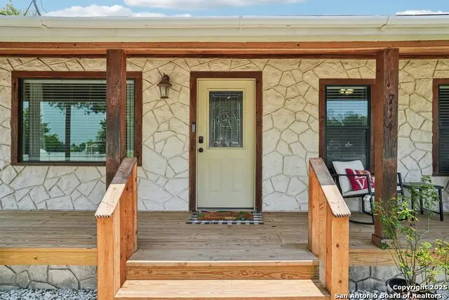 714 N Esplanade, Karnes City, TX 78118 - Image #3