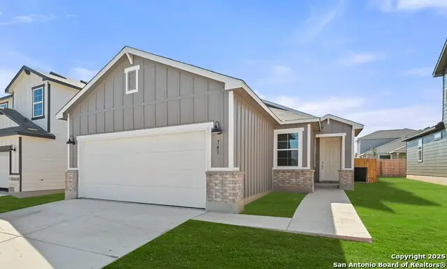 741 Whitman St, New Braunfels, TX 78130 - #1