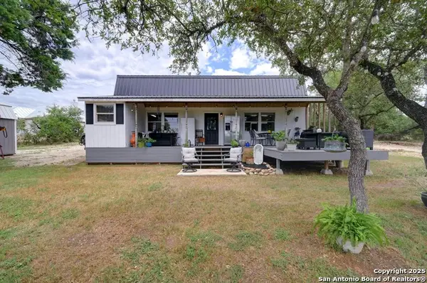 1059 Stallion Springs, Fischer, TX 78623