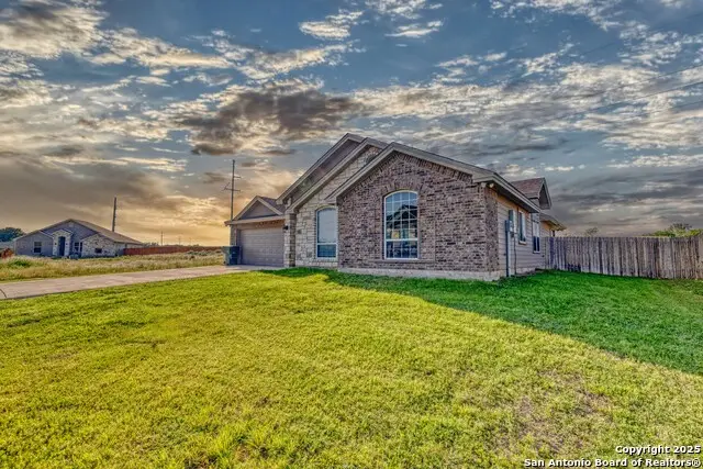 13 Hope, Uvalde, TX 78801 - Image #1