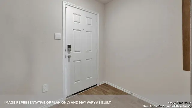 919 Prince Albert, Seguin, TX 78155 - #3