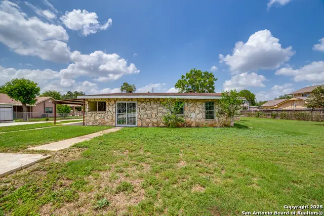 606 W Baetz Blvd, San Antonio, TX 78221 - Image #2
