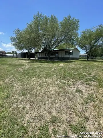 207 S Edwards, Charlotte, TX 78011 - Image #2