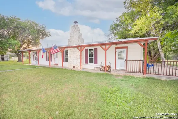 1628 County Road 357, Utopia, TX 78884