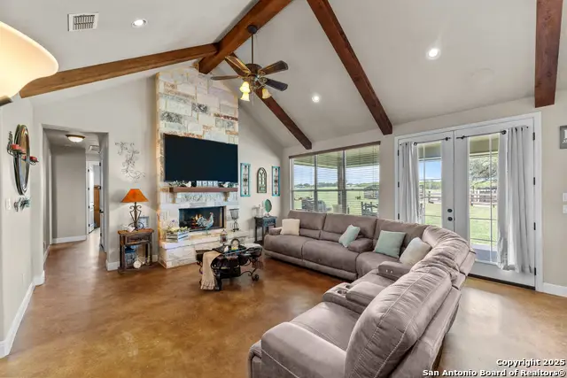 1250 County Road 304, Floresville, TX 78114 - Image #3