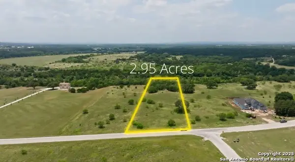 636 Martingale, Bandera, TX 78003