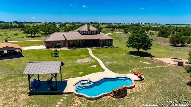 997 Kramer, Harper, TX 78631 - Image #3