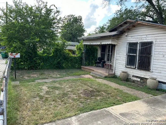 227 Noria St, San Antonio, TX 78207 - Image #2