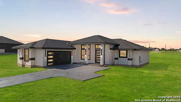 113 Hidden Cove, Floresville, TX 78114