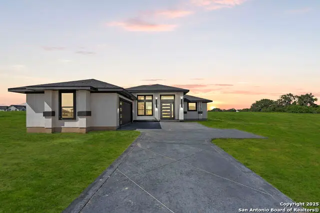 113 Hidden Cove, Floresville, TX 78114 - Image #2