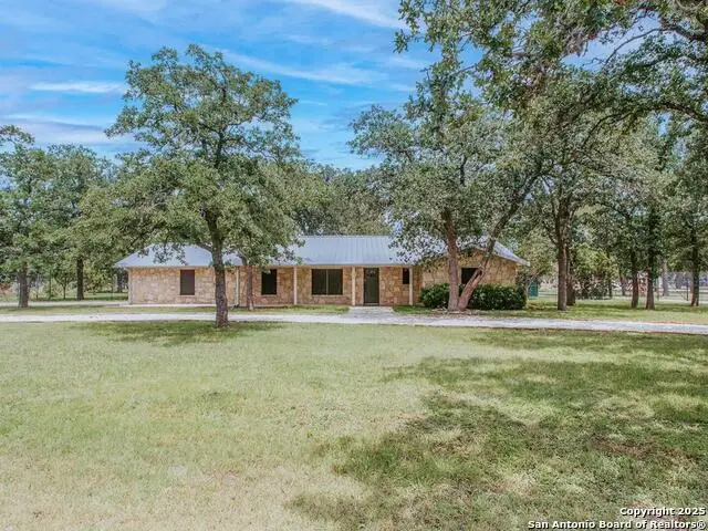 335 Sharon, Boerne, TX 78006 - Image #2