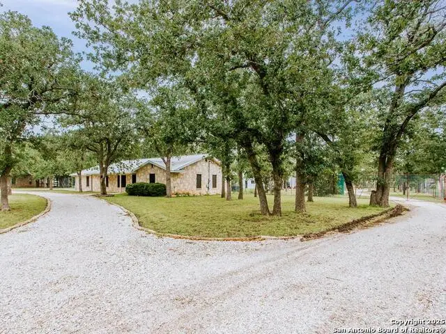 335 Sharon, Boerne, TX 78006 - Image #3