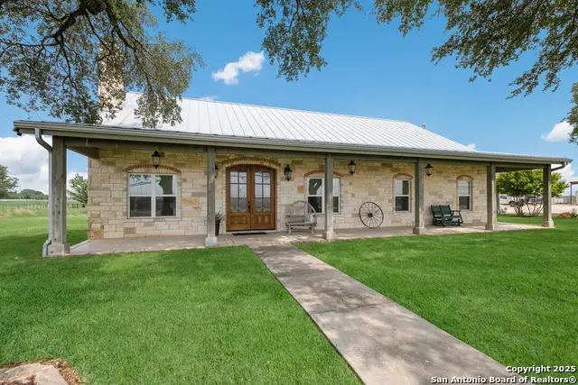 1277 County Road 532, Hondo, TX 78861 - Image #2