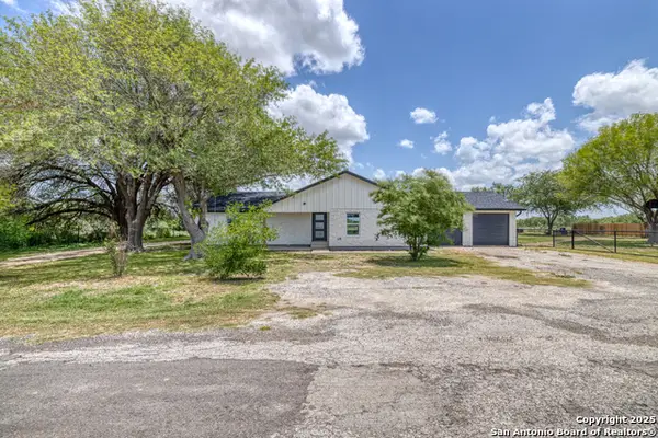 121 Cr 367, Uvalde, TX 78801