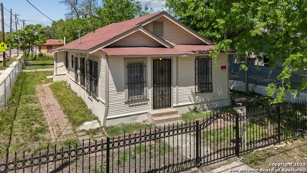 2121 San Fernando, San Antonio, TX 78207