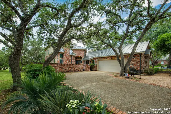 4 Horns Cross, San Antonio, TX 78257