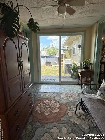 2542 Pena, Carrizo Springs, TX 78834 - Image #2