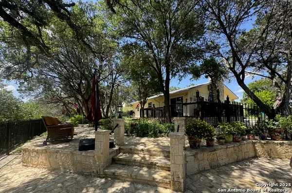 354 Red Bluff, Pipe Creek, TX 78063