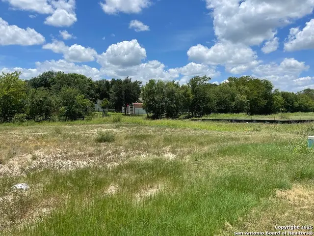 202 Allen Ave, Castroville, TX 78009 - Image #2
