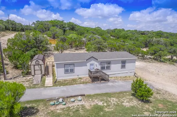 385 Ridge Trail, Bandera, TX 78003