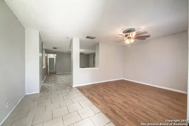 6827 Misty Field, Converse, TX 78109 - Image #3