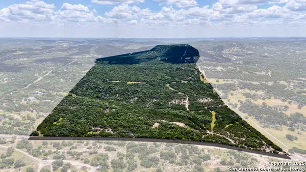 4400 Whartons Dock, Bandera, TX 78003