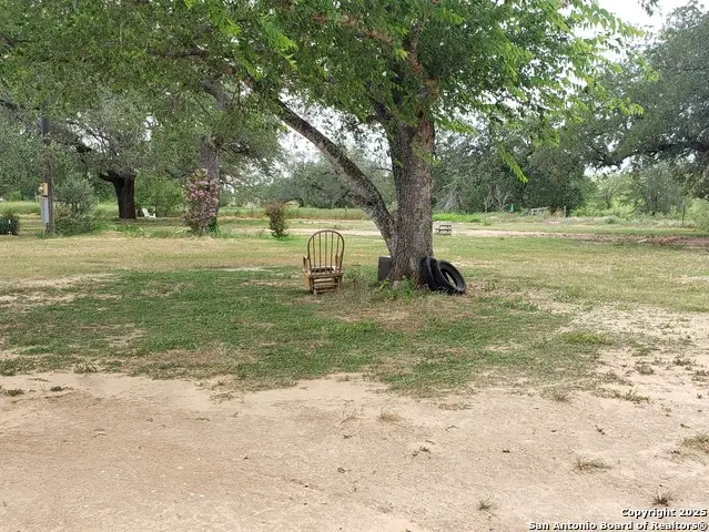 277 Nob, Floresville, TX 78114 - Image #2