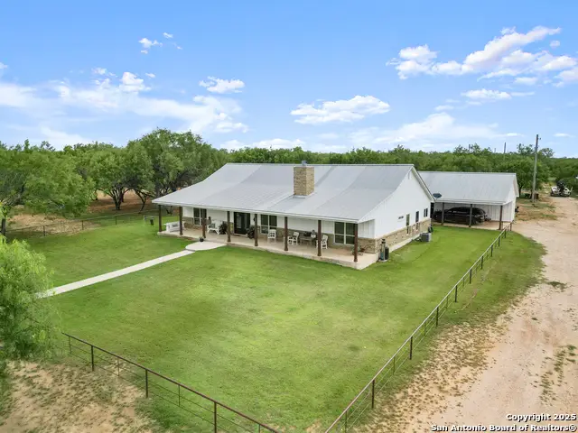 590 County Road 431, Pleasanton, TX 78064 - Image #2