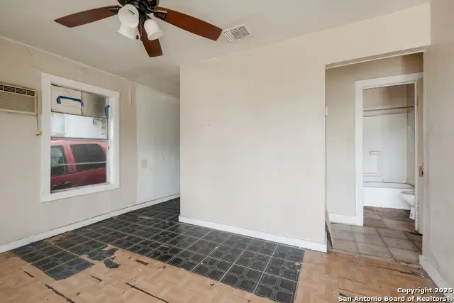 723 Larry, San Antonio, TX 78202 - Image #3