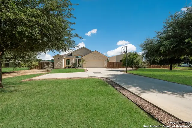 132 West Short Meadow Drive, Lytle, TX 78052 - Image #2