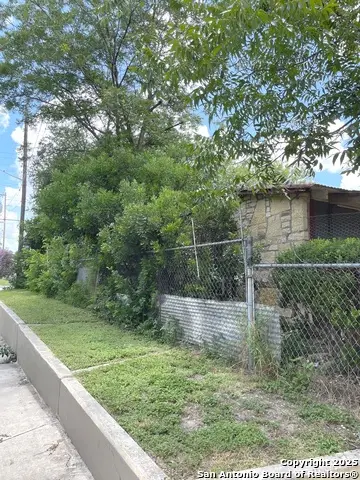205 Albert St, San Antonio, TX 78207 - Image #2