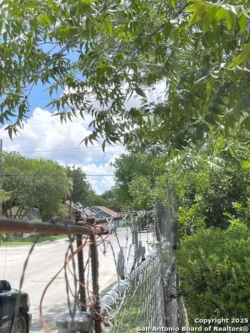 205 Albert St, San Antonio, TX 78207 - Image #3