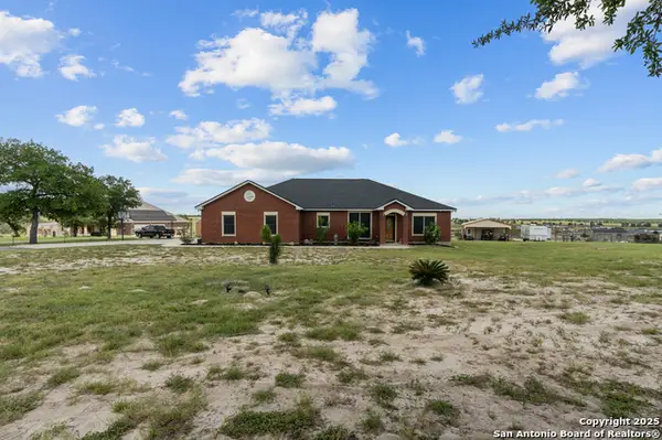 700 Lake Valley, La Vernia, TX 78121