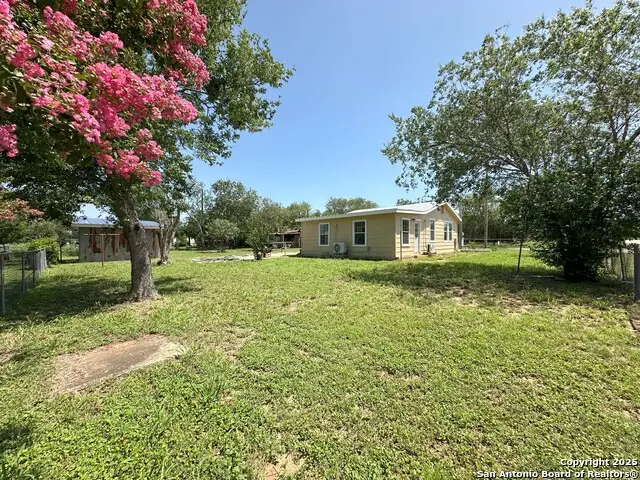 117 Mckinnen, Charlotte, TX 78064 - Image #1