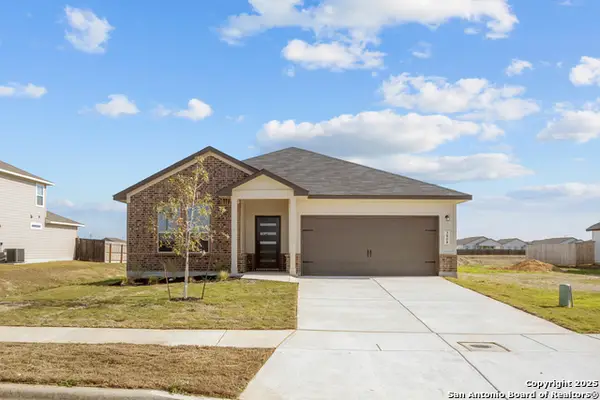 3808 Isaac Dr, Seguin, TX 78155