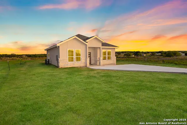 149 Camino Verde, La Vernia, TX 78121 - Image #2