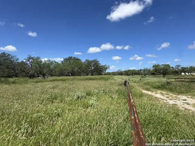 4405 St Hwy 173, Bigfoot, TX 78005 - Image #1